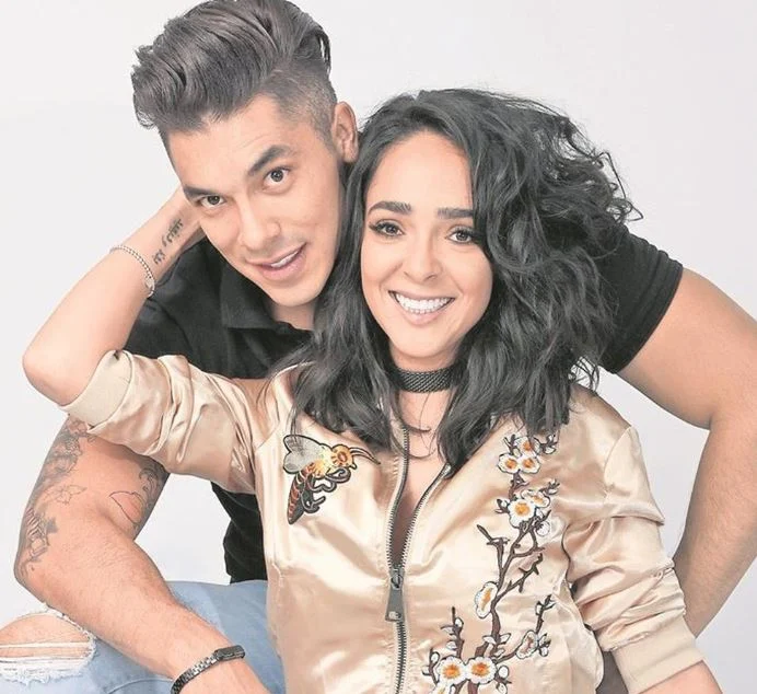 Manelyk Gonzalez with Jawy Mendez left